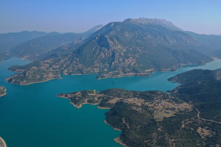 Καλύτερα τα νέα για τη λίμνη του Μόρνου μετά τις βροχές – «Δεν πρέπει να εφησυχάσουμε», λένε οι ειδικοί