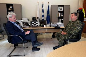 Συνάντηση του Δημάρχου Ηρακλείου με τον νέο Διοικητή της 44ης ΣΔΙ ΤΑΛΩΣ