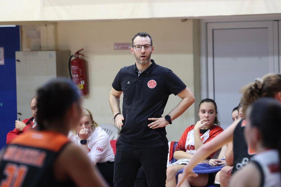 Ανδρογέας: Τέλος απο τις γυναίκες ο προπονητής Λουμπούνης