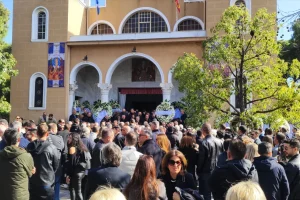 Σε κλίμα βαθιάς οδύνης το τελευταίο αντίο στον Γιώργο Γεράρδο, ιδρυτή του Πλαισίου