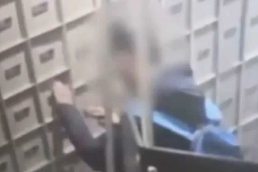 Μιλάνο: 24χρονος μπήκε σε θησαυροφυλάκιο τράπεζας για να το αδειάσει και… εγκλωβίστηκε, δείτε βίντεο