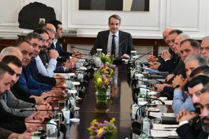 Αδιαπραγμάτευτη προτεραιότητα η στήριξη της κτηνοτροφίας, είπε ο Μητσοτάκης στη συνάντηση με τους αγρότες στο Μαξίμου