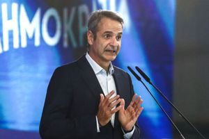 Ο Μητσοτάκης στέλνει μήνυμα εκλογικής κινητοποίησης στα στελέχη της ΝΔ και συνεχίζει το πρέσινγκ στο ΠΑΣΟΚ