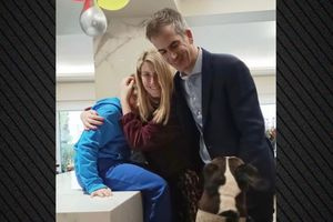 Η Σία Κοσιώνη επέστρεψε σπίτι μετά την περιπέτεια της υγείας της και πόζαρε αγκαλιά με την οικογένεια της