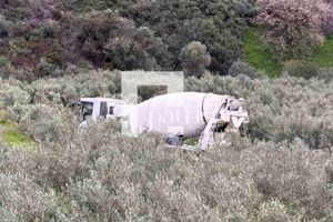 (ΦΩΤΟ) ΒΟΑΚ: Μπετονιέρα κατέληξε σε… χωράφι