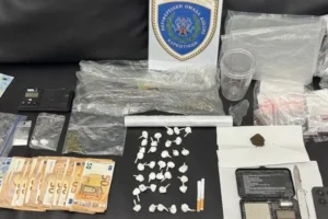 «Χτύπημα» σε κύκλωμα ναρκωτικών: Είχε μετατρέψει διαμερίσματα σε Ραφήνα-Ηλιούπολη σε χώρους αποθήκευσης