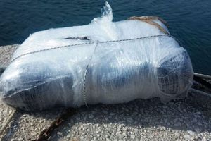 Δέμα με ναρκωτικά ξεβράστηκε σε… παραλία της Κρήτης