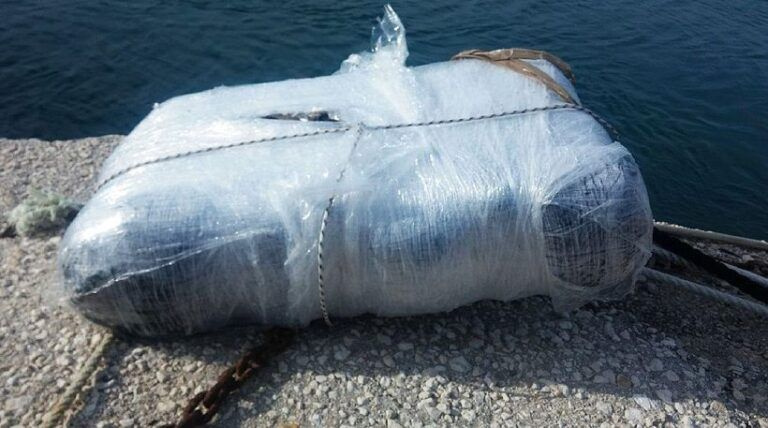 Δέμα με ναρκωτικά ξεβράστηκε σε… παραλία της Κρήτης