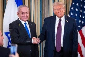 Τραμπ μετά τη συνάντηση με Νετανιάχου: Καμία οριστική απόφαση για Ιράν, θέλω να συνεχιστούν οι συνομιλίες