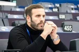 Διαγράφηκε οριστικά από τον ΣΥΡΙΖΑ ο ευρωβουλευτής Νίκος Παππάς