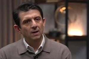 Μιχάλης Οικονόμου: Ήταν από τις πιο συγκλονιστικές στιγμές της ζωής μου, όταν πήραμε τον γιο μου από το ίδρυμα