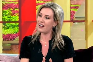 Πόπη Δομάζου για τον έναν χρόνο από τον θάνατο του πατέρα της, Μίμη: Αυτό το ξαφνικό σε διαλύει και σε σκοτώνει