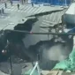 Τρομακτικό βίντεο από δρόμο στην Κίνα: Άνοιξε μεγάλη τρύπα και «κατάπιε» τα πάντα