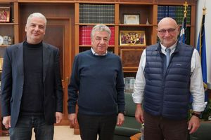 Συνάντηση του Περιφερειάρχη με τον Πρύτανη του Πανεπιστημίου Κρήτης για το Ευρωπαϊκό Σχολείο και τις νέες εστίες