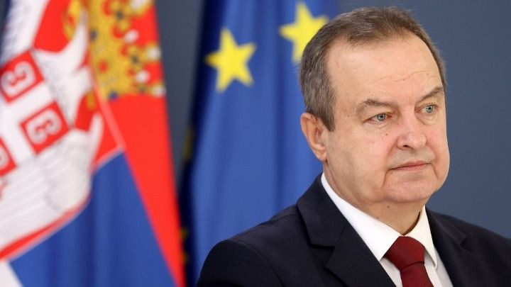 Σερβία: Με πνευμονία, σε κρίσιμη κατάσταση, νοσηλεύεται ο υπ. Εσωτερικών Ντάτσιτς