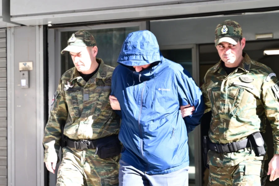 Προθεσμία για να απολογηθεί πήρε ο σμήναρχος κατάσκοπος: «Είναι ψύχραιμος, πιστεύει θα αποδοθεί δικαιοσύνη» λέει ο συνήγορος του