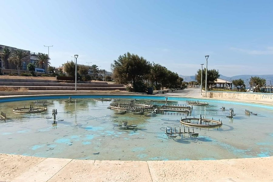 «Στέγνωσαν» τα σιντριβάνια  του Καράβολα