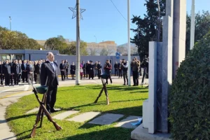 Τασούλας για Ημέρα Θανόντων Αστυνομικών: Δεν τους ξεχνάμε, η τιμή που τους πρέπει να είναι ανεξίτηλη