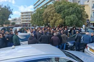 (ΦΩΤΟ) Στην περιφέρεια οι ιδιοκτήτες ταξί