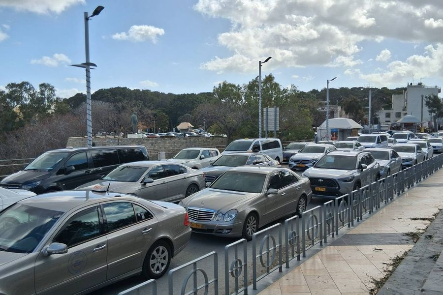 Την Δευτέρα ψηφίζεται στη Βουλή το νομοσχέδιο για τα ταξί