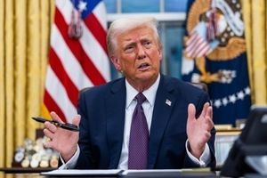 Τραμπ για τη σχέση ΗΠΑ – ΝΑΤΟ: Αν δεν μας βοηθούν, θα εξετάσουμε την αποχώρησή μας, θα το αποφασίσω χωρίς το Κογκρέσο