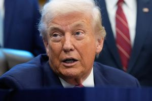 Κριτική στον επιλεκτικό αποκλεισμό κοινωνικών ομάδων από τον δημόσιο διάλογο