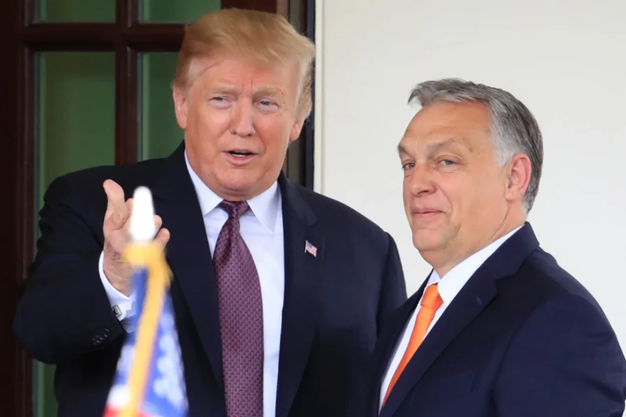 «Αληθινός φίλος, μαχητής και νικητής»: Ο Τραμπ στηρίζει ανοικτά τον Ορμπάν ενόψει των εκλογών στην Ουγγαρία