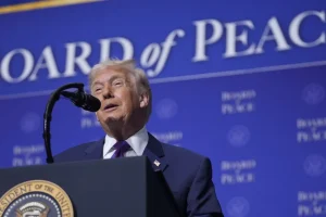 Εντολή Τραμπ να δοθούν στη δημοσιότητα τα αρχεία για εξωγήινους και ΑΤΙΑ