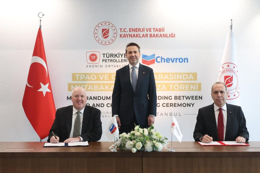 Υπεγράφη συμφωνία μεταξύ Άγκυρας και Chevron: Ξεκινούν κοινές έρευνες για πετρέλαιο και φυσικό αέριο