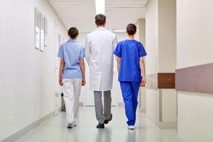 Τρεις στους πέντε εργαζόμενους αντιμετωπίζουν μυοσκελετικά προβλήματα