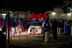 Διατάχθηκε ΕΔΕ για την τραγωδία με 15 νεκρούς μετανάστες στη Χίο, έρευνες για αγνοούμενους στα ανοιχτά, 22 στο νοσοκομείο, τρεις στη ΜΕΘ