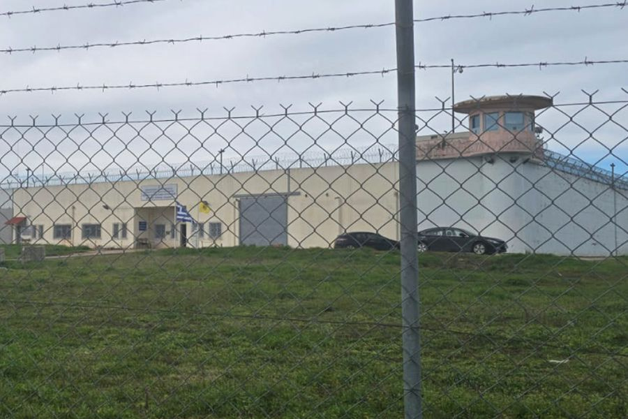 Συνελήφθη ο αρχιφύλακας στις φυλακές του Δομοκού ως συνεργός στη δολοφονία του ισοβίτη