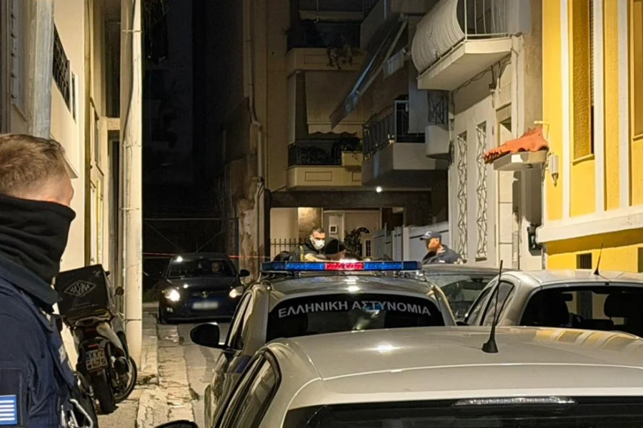 Θρίλερ στον Κολωνό: 31χρονη έγκυος εντοπίστηκε νεκρή στο σπίτι της, προσήχθη ο σύζυγός της