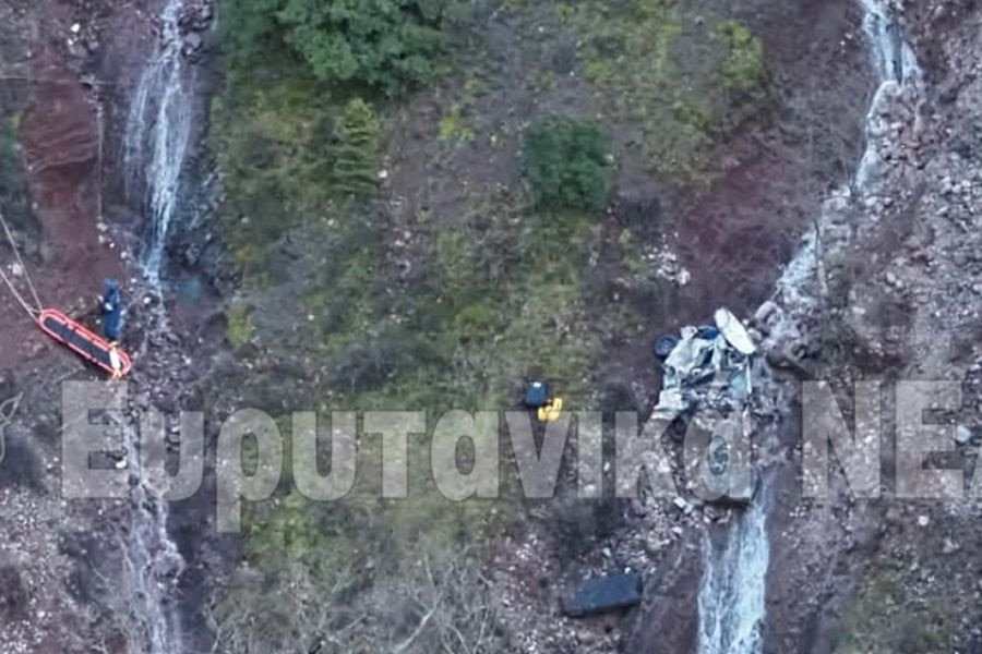 Τροχαίο στην Ευρυτανία: ΙΧ έπεσε σε γκρεμό 300 μέτρων