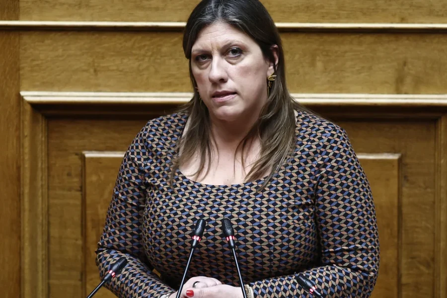 Εργαζόμενη της Πλεύσης Ελευθερίας κατηγορεί την Κωνσταντοπούλου για «bullying» και απλήρωτους μισθούς