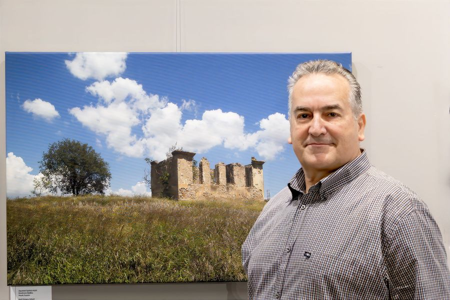 Με δύο ξεναγήσεις ολοκληρώνεται σήμερα η έκθεση φωτογραφίας του Νίκου Μπασιά