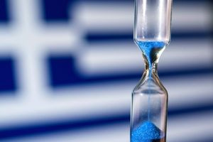 Η μείωση του δημόσιου χρέους και η ανάπτυξη θα συνεχισθούν παρά το σοκ του πολέμου