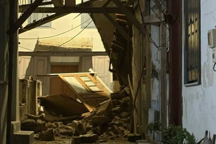 Σεισμόπληκτοι: Η εγκληματική καθυστέρηση στην καθαίρεση επικινδύνων κτιρίων – Από τύχη δεν θρηνήσαμε θύματα στη Σάμο