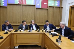 Με γεμάτη ατζέντα στη συνάντηση με τον Κώστας Σκρέκα ο Αλέξης Καλοκαιρινός