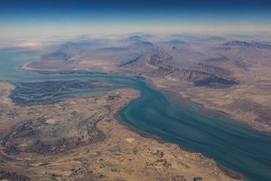 Οικονομική…στενότητα στο Μαξίμου προκαλούν τα Στενά του Ορμούζ! Ο Τασούλας εξηγεί γιατί δεν συγκαλεί το Συμβούλιο Αρχηγών! Στενά…παρακολουθεί το Μαξίμου τις δηλώσεις του…κυρίου Predator.  H…πυρηνική κωλοτούμπα του Κυριάκου. Η διαγραφή του Οδυσσέα και ο Παύλος…Βελονάκης!