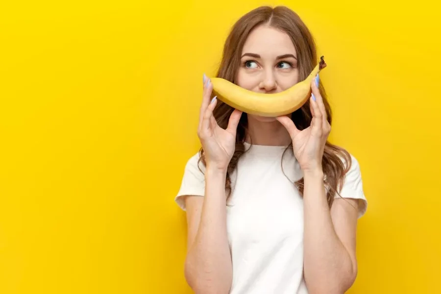 Το αγαπημένο κίτρινο φρούτο που «κατηγορείται» συχνά – Ποια είναι η αλήθεια