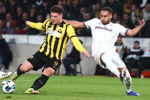 Super League: Επαγγελματική νίκη και κορυφή για την ΑΕΚ