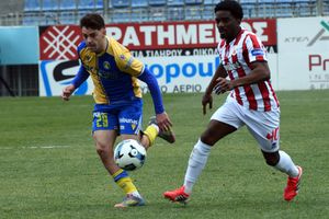 Super League: Ο Πανσερραϊκός παίρνει μαζί του στον γκρεμό τον Αστέρα Τρίπολης