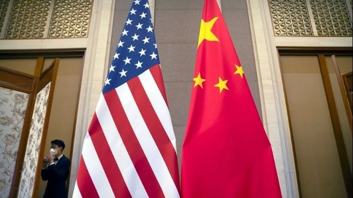 Το Πεκίνο και η Ουάσινγκτον «παραμένουν σε επικοινωνία» όσον αφορά επίσκεψη του Ντ.Τραμπ