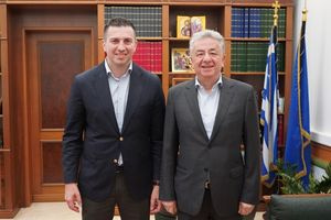 Συνάντηση Περιφερειάρχη Κρήτης με τον Γενικό Γραμματέα Επικοινωνίας και Ενημέρωσης Δημήτρη Κιρμικίρογλου