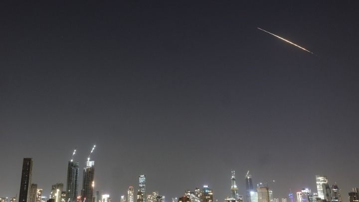 Τρεις εκρήξεις ακούστηκαν στο Τελ Αβίβ έπειτα από συναγερμό για ιρανικούς πυραύλους