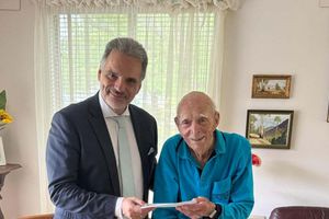 Το «αντίο» της Πρεσβείας της Ελλάδας στην Αυστραλία, και του War Memorial, στον Λέσλι Κουκ