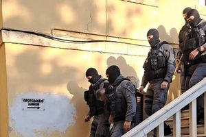 (ΦΩΤΟ & ΒΙΝΤΕΟ): Υπόθεση κατασκοπείας στη Σούδα: Τον δρόμο για την φυλακή πήρε ο Πολωνός