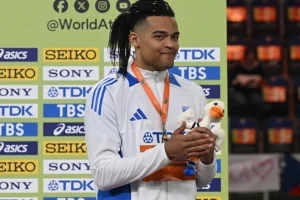 Τορούν 2026: Η απονομή του ασημένιου μεταλλίου στον Καραλή