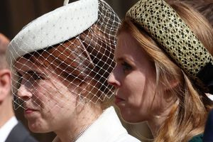 Οι πριγκίπισσες Βεατρίκη και Ευγενία δεν θα παραστούν στην πασχαλινή λειτουργία της Κυριακής